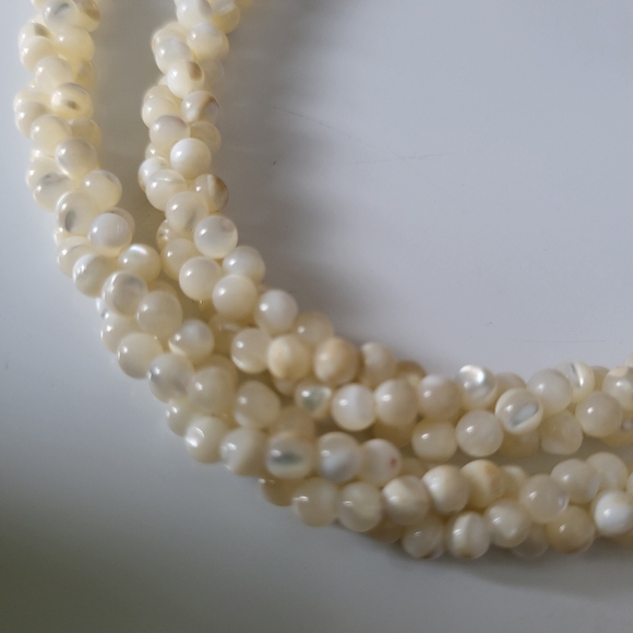 Vintage Mother of Pearl Twisted Necklace with Complimentary Contemporary Earring - Picture 10 of 16